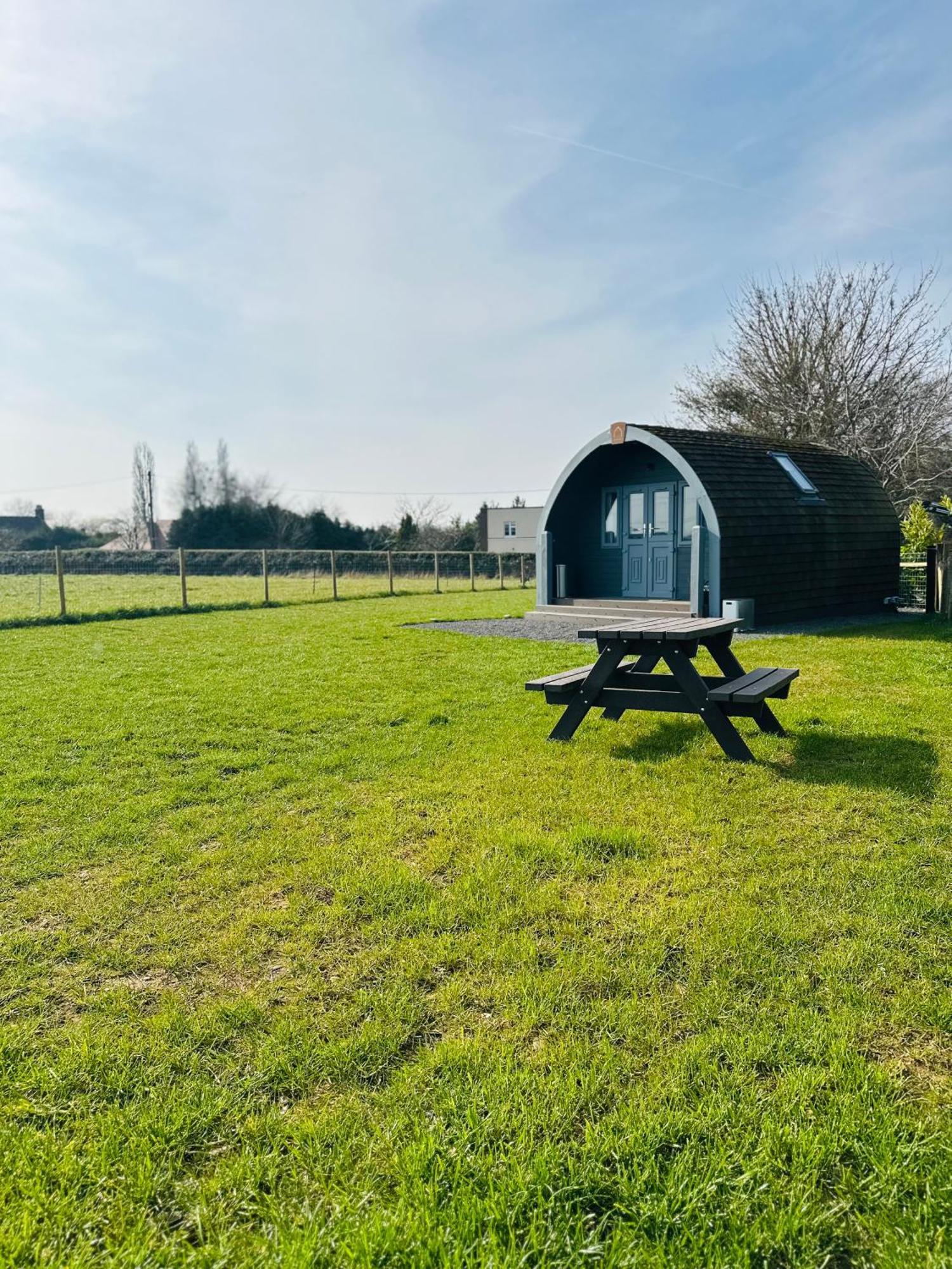 Welly Boot Pod Hotel Shenstone Екстериор снимка